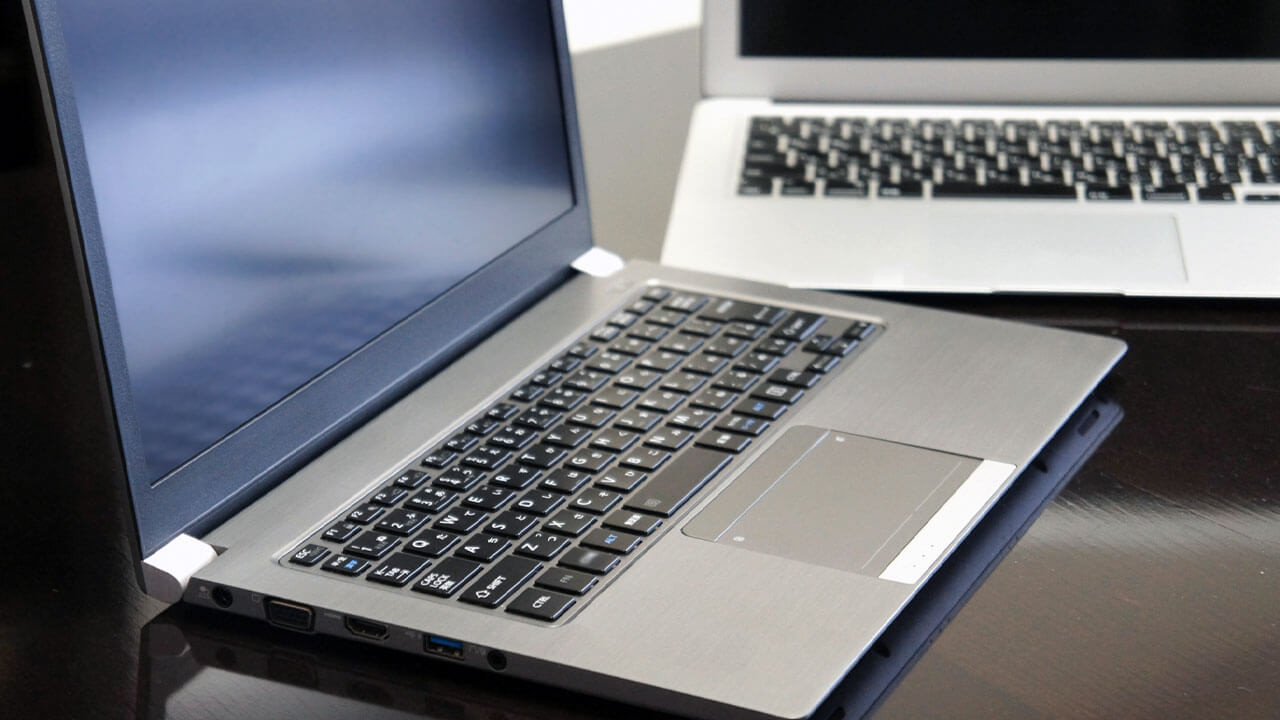 MacBookとノートパソコン